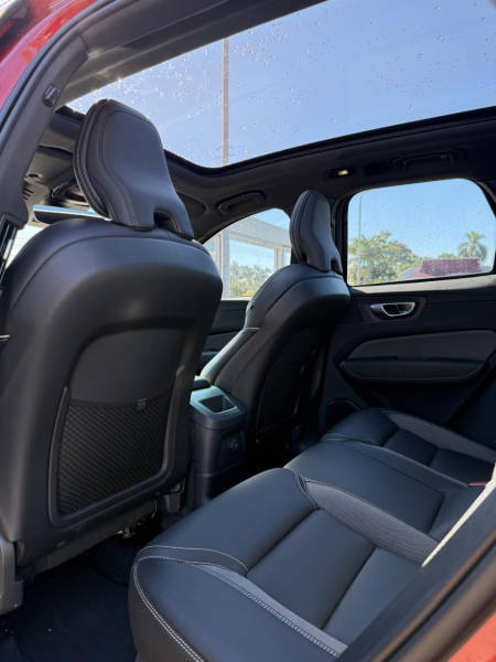 XC 60 T8 Ultimate Dark