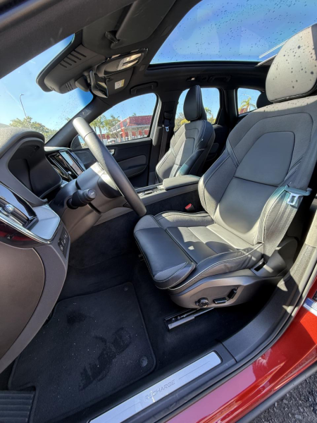 XC 60 T8 Ultimate Dark