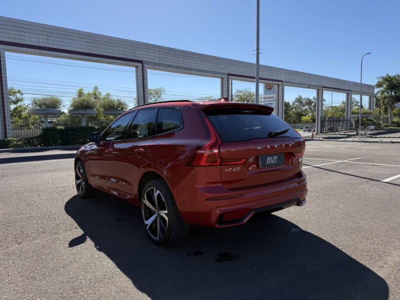 XC 60 T8 Ultimate Dark