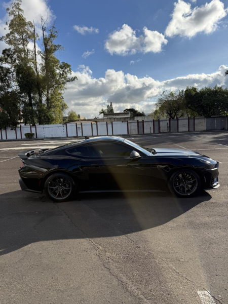 Mustang Dark Horse