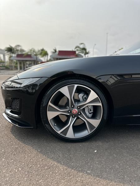 F Type R Dynamic Roadster 